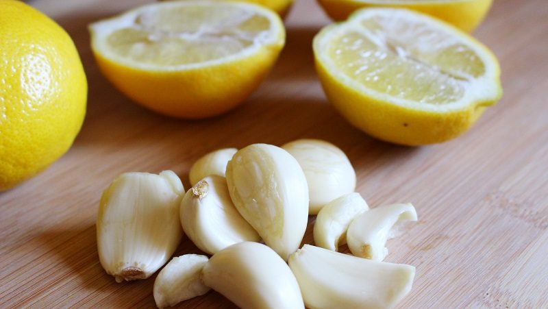 عصاره سیر و لیمو ترکیبی مفیدبرای درمان گرفتگی عروق قلبی